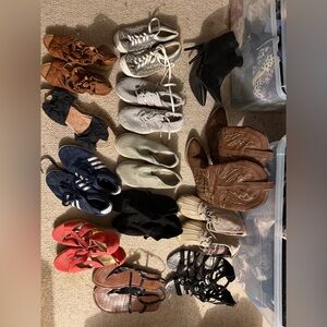 LOT Woman’s Shoes- Sizes 9-10 (33 pairs)